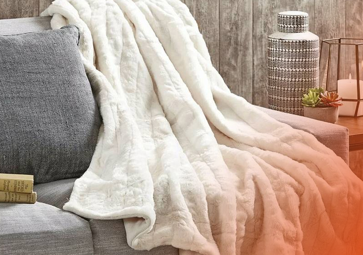 What are the characteristics of artificial fur plate design
