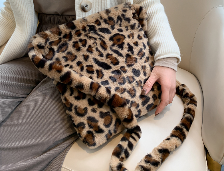 How to maintain plush fabric
